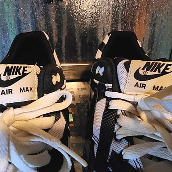 😱💥 RARE Nike Air Max Razzle Dazzle  Black/White Sneaker, Size US10.5 💥😱 - Picture 3 of 8